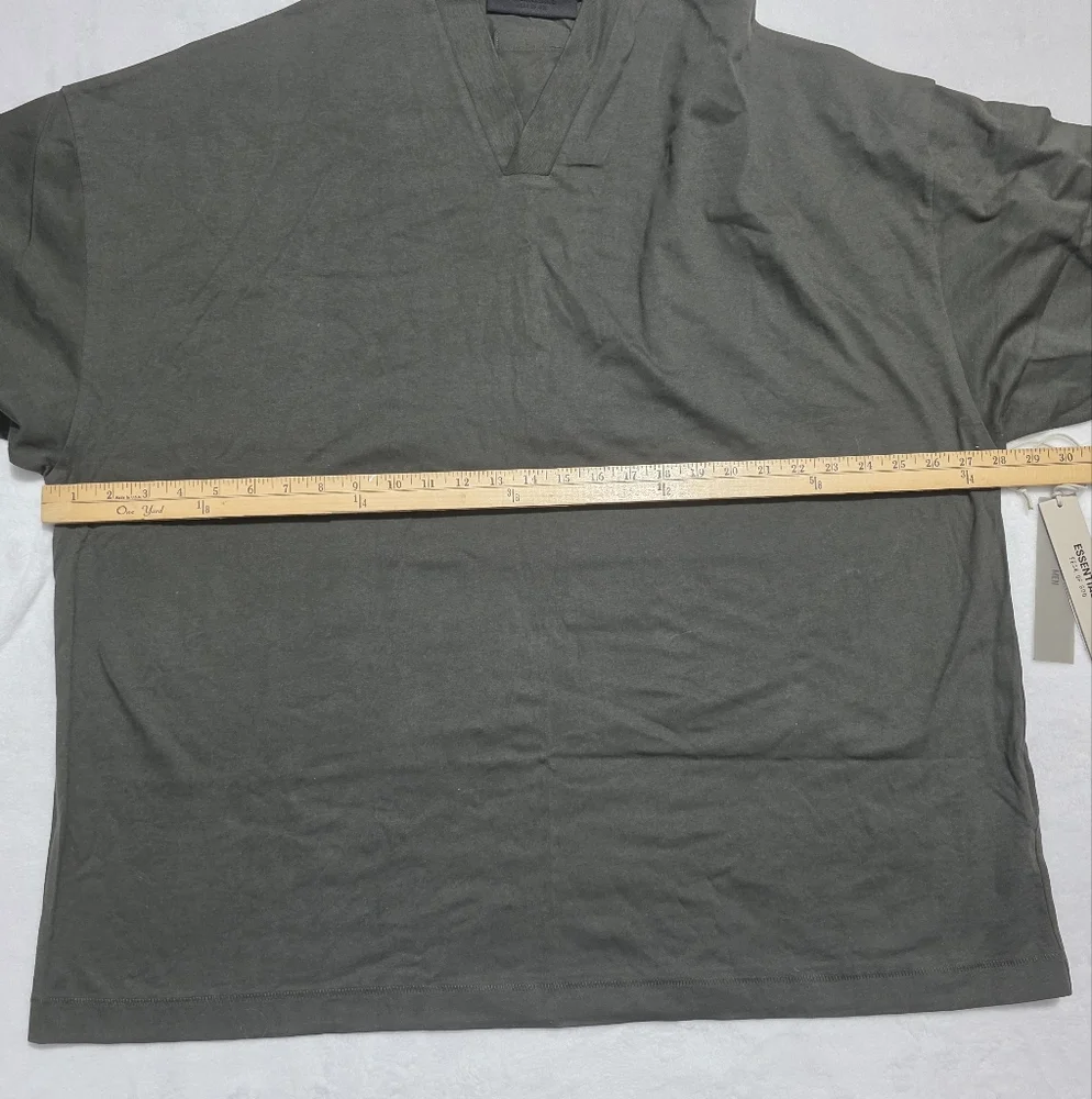 NWT FEAR OF GOD ESSENTIALS V-Neck T-shirt Ink Sz L - Picture 11 of 11